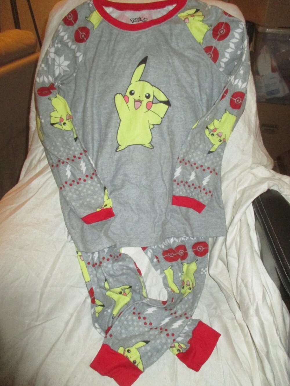 Pokémon Boys Size 10-12 Christmas Snug Fit Pajama Set Red/Gray Long Sleeve